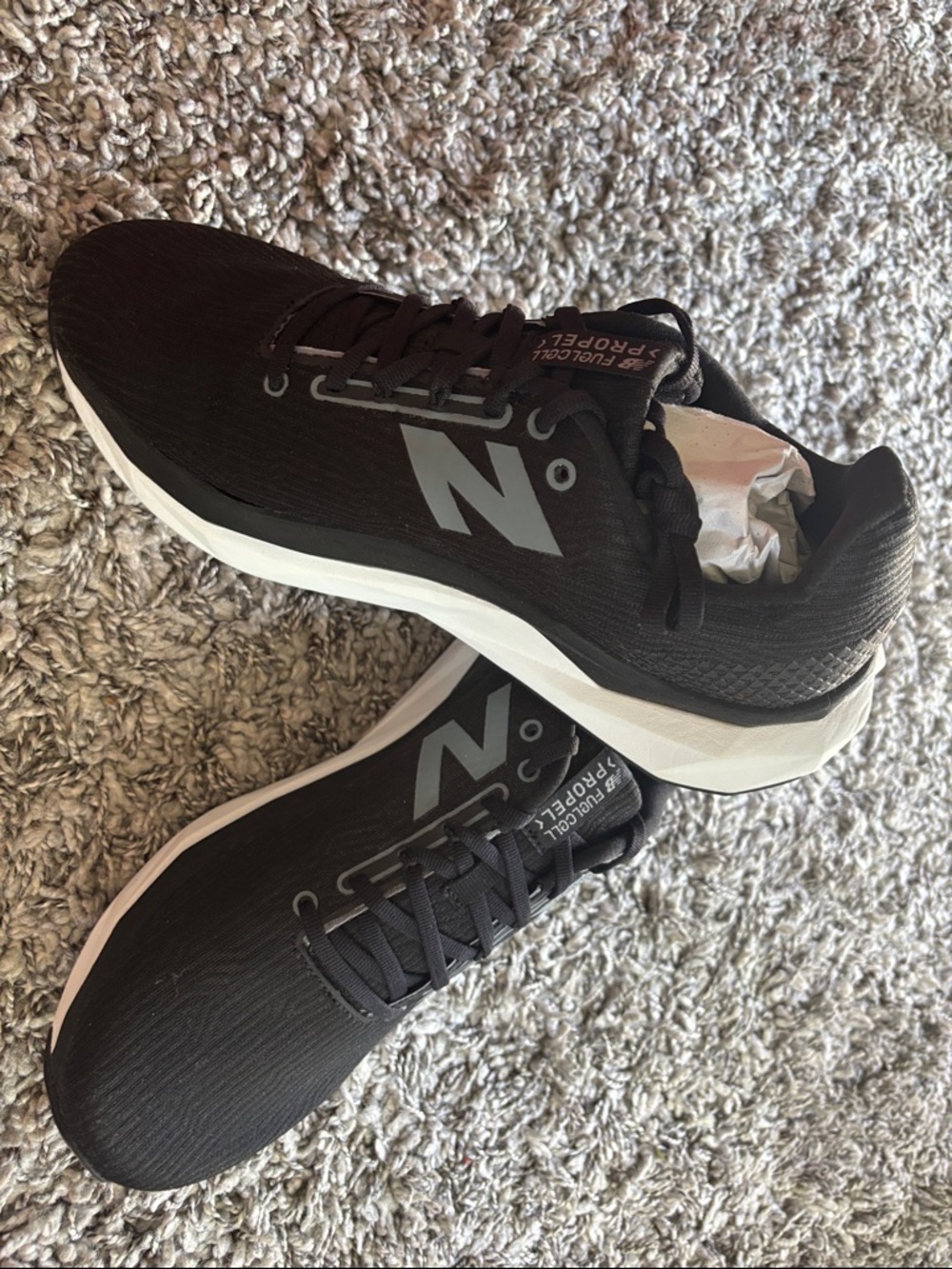 New Balance FuelCell Propel v5 Box Label - Black White on Red NWT